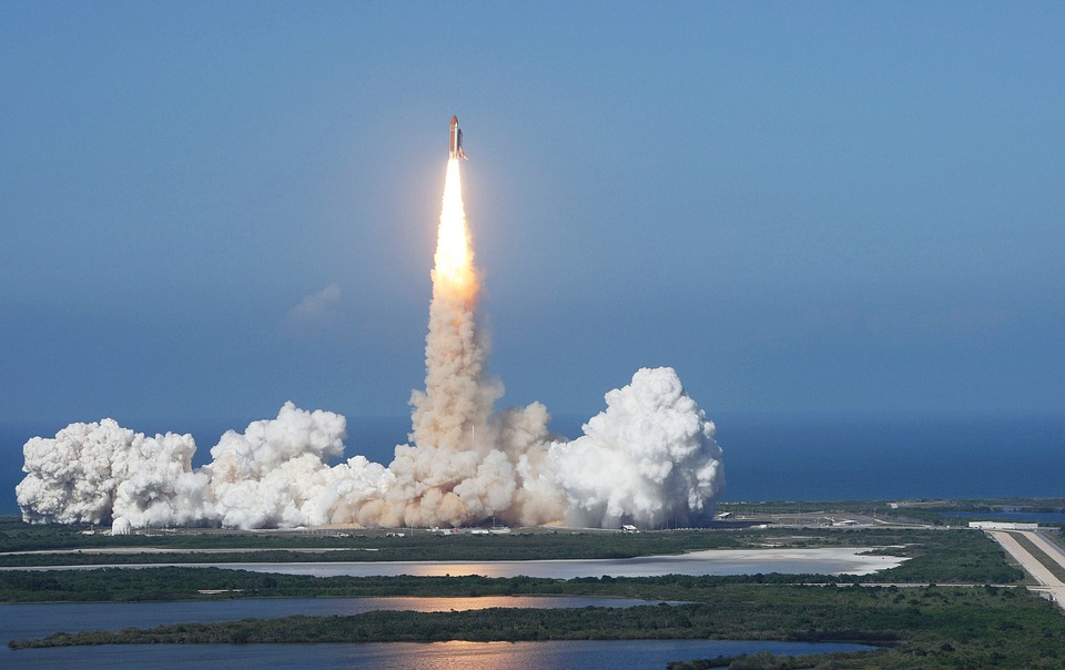Traingular Rocketship Blue Origin showcases its tourist-oriented rocket capsules